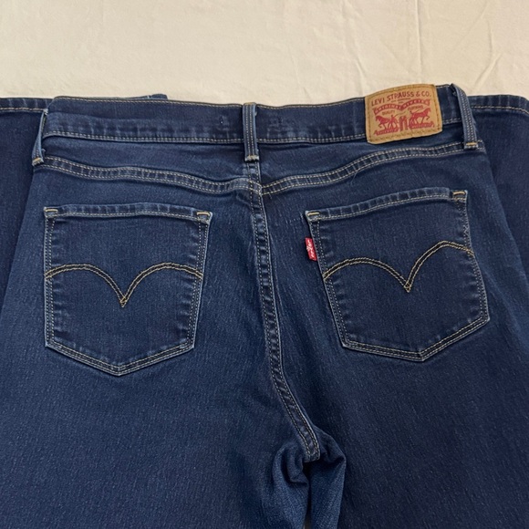 Levi's Women's Deep Blue Skinny Jeans - Picture 4 of 4